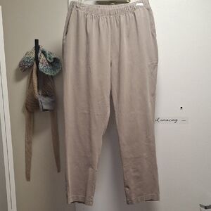 L.L. Bean Perfect Fit Pants Women’s Beige  Tapered Elastic Waist Sz LP